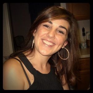 Meet your Posher, Caitlyn